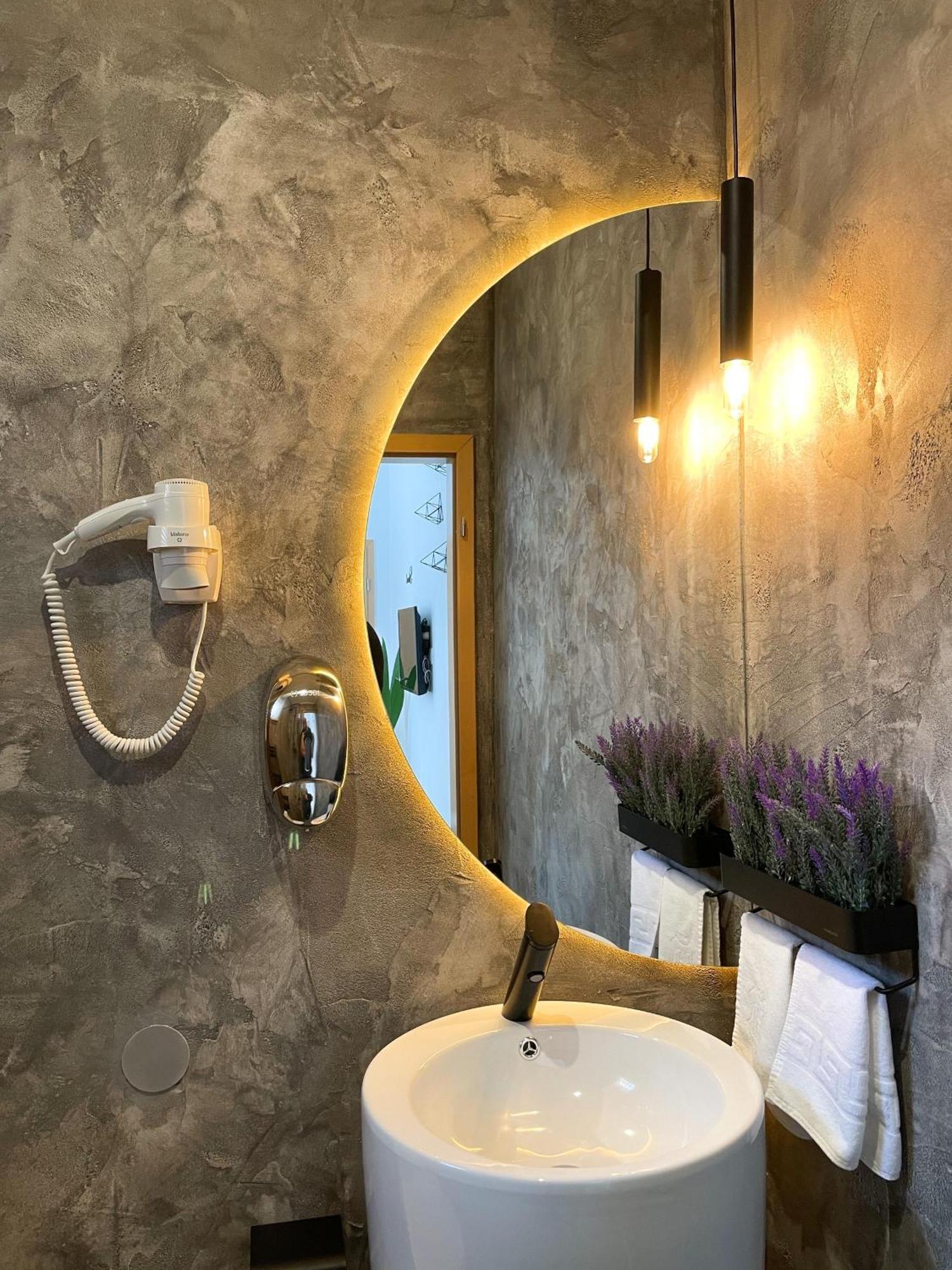 Shard Boutique Hotel-Adult Only Braşov Eksteriør bilde